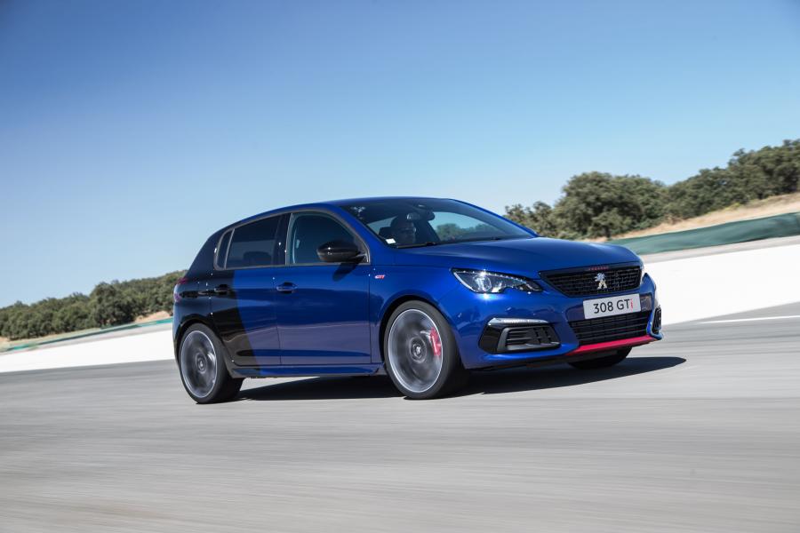  Peugeot 308 GTi 2017 года  (WW) (фото 41 из 50)